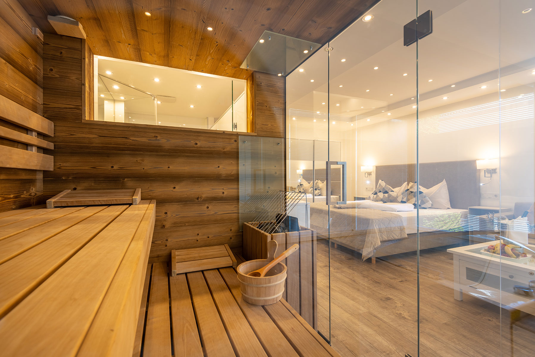 Kategorie 7 – Wellness Suite mit Balkon & Blick auf das Biotop